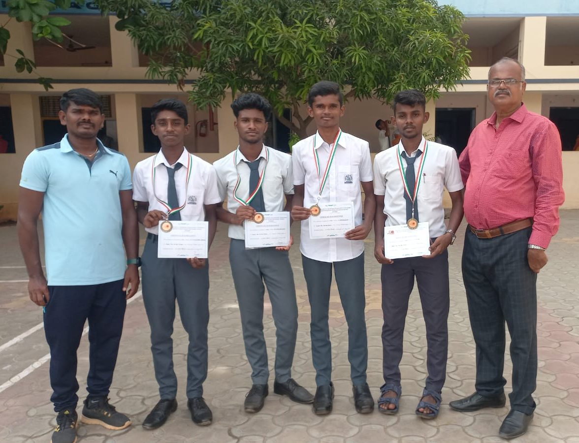 Our school students participated in inter school Match conducted by YRTV school and won the third prize in 4 x100m relay.